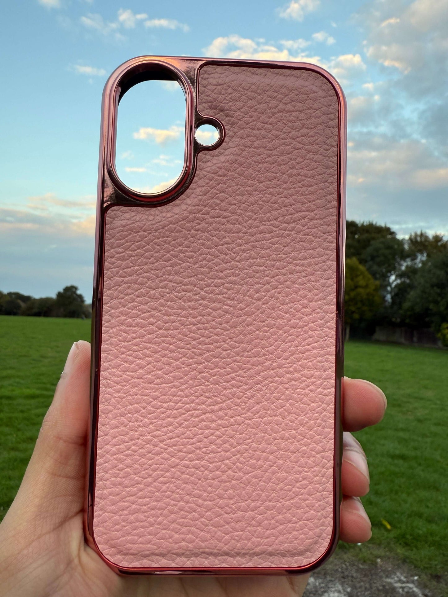 Premium Protection Kit iPhone 17 showcasing a stylish handcrafted leather back case in pink.