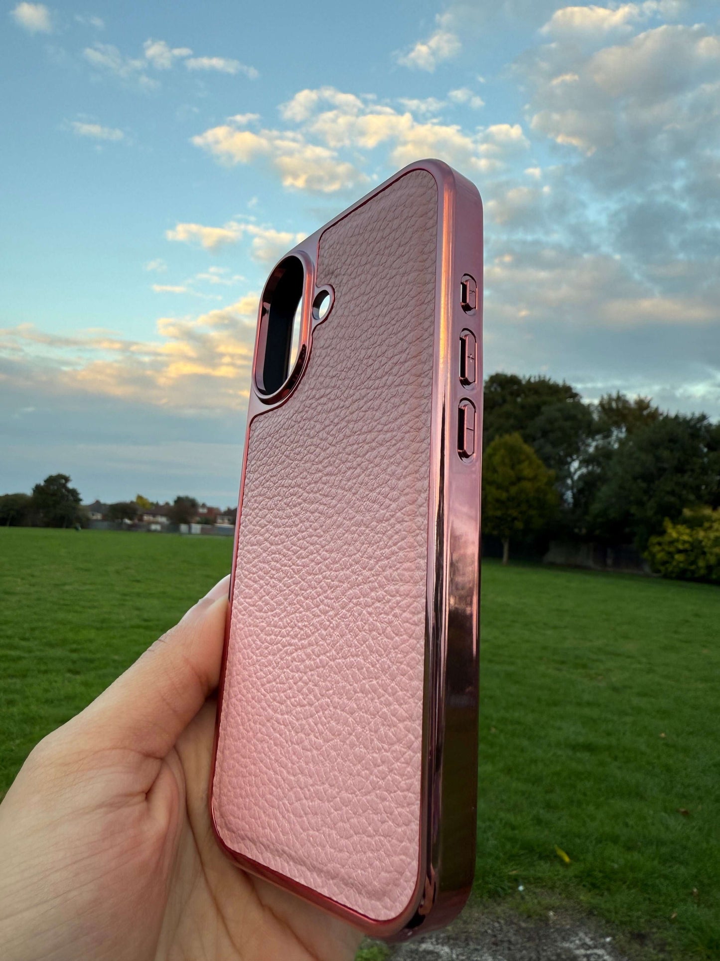 Premium Protection Kit iPhone 17 showcasing handcrafted leather back case in a serene outdoor setting.