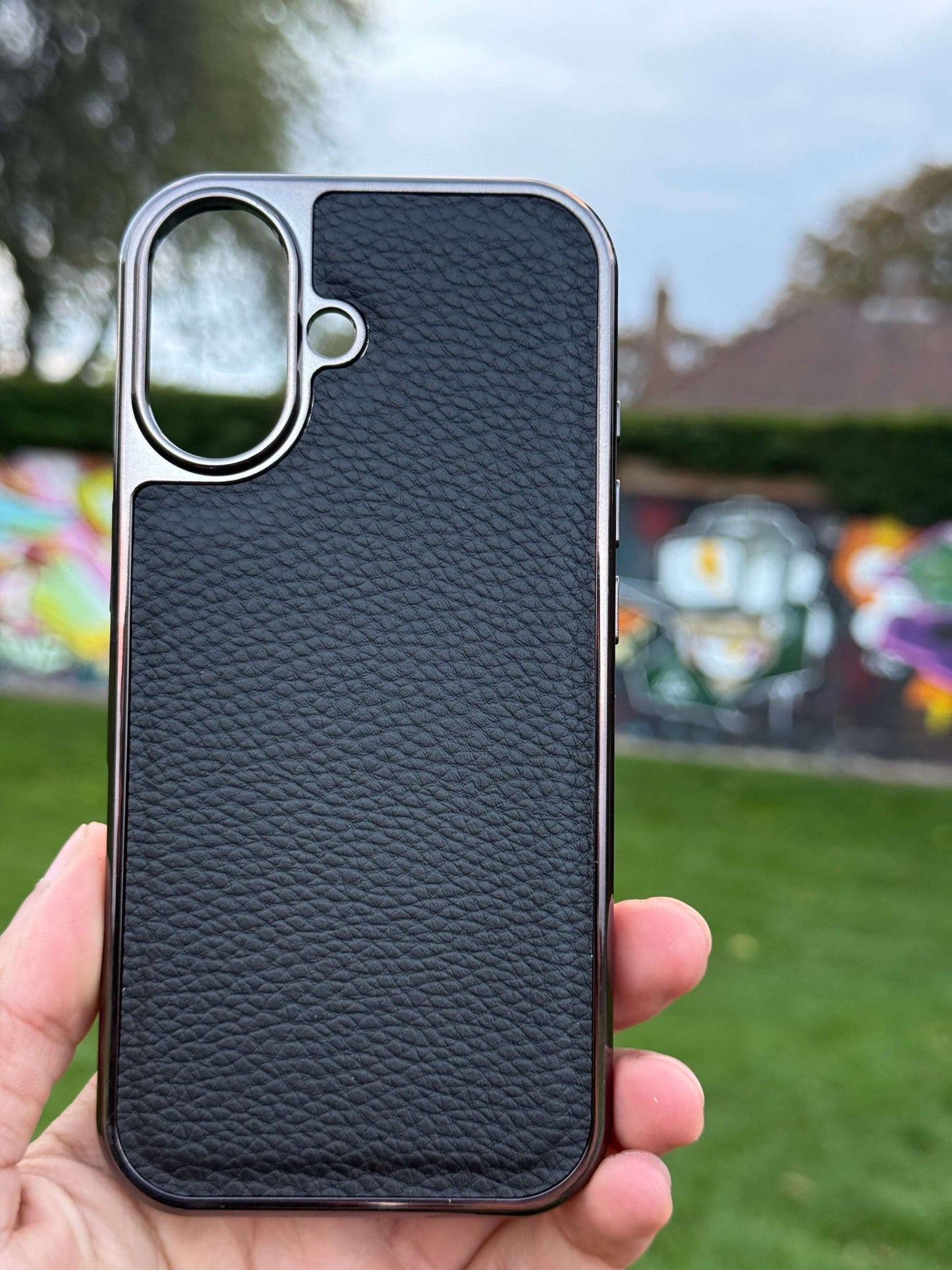 Premium Protection Kit iPhone 17 showcasing a sleek black leather back case designed for optimal protection.