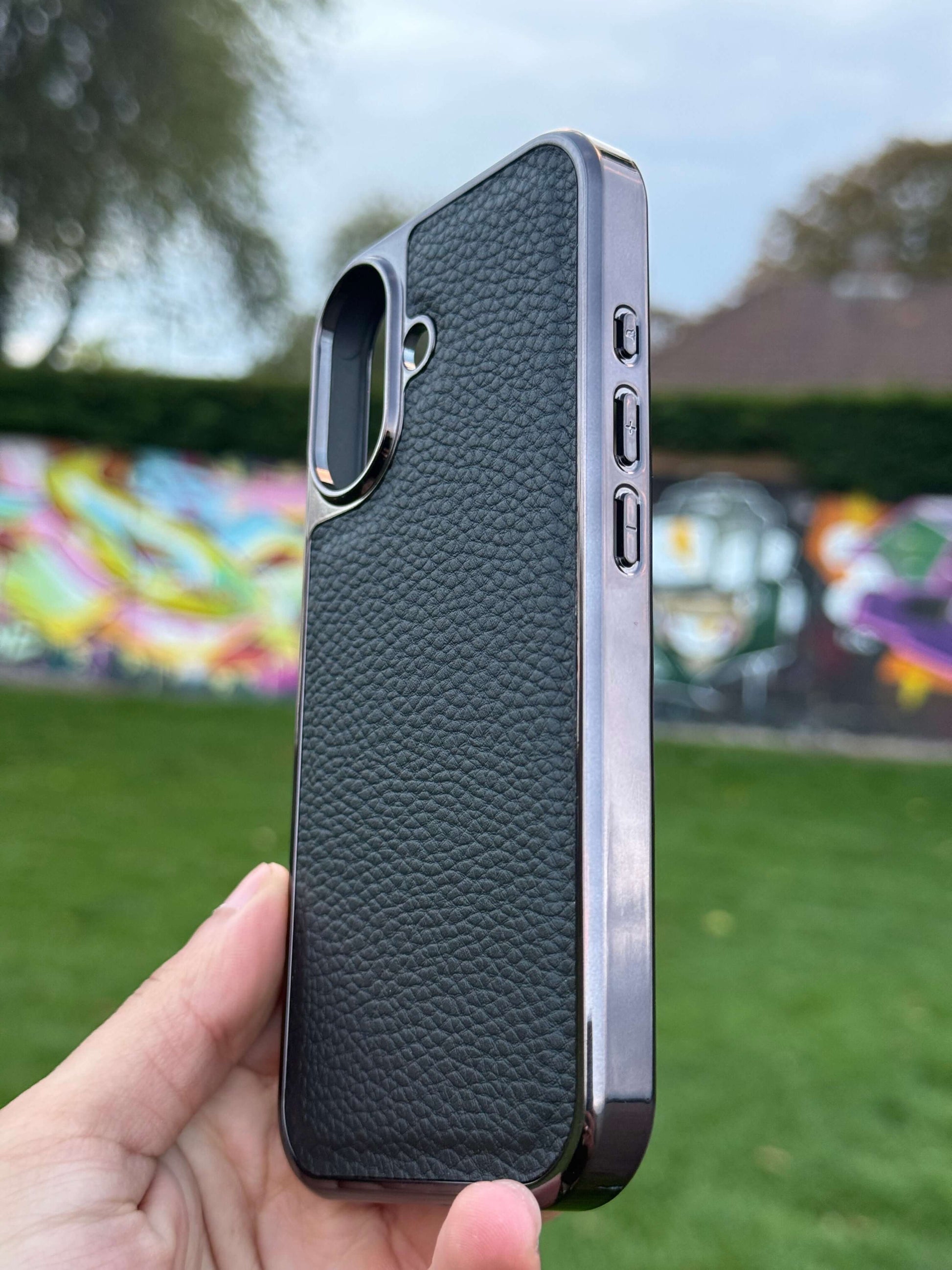 Premium Protection Kit iPhone 17 - sleek black leather back case for iPhone 17, showcasing luxury and durability.