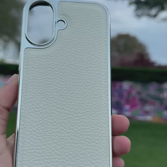 Premium Protection Kit iPhone 17 featuring a sleek handcrafted leather back case design.